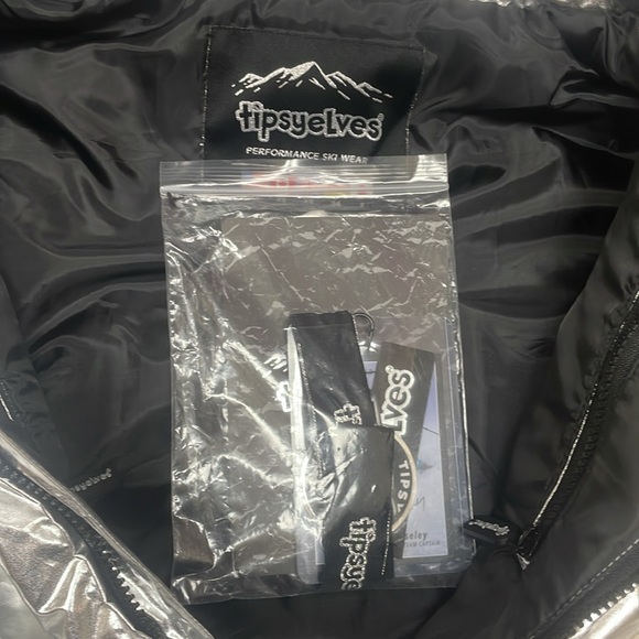 NWT Tipsy Elves WOMEN'S SILVER BULLET SNOW SUIT - Picture 4 of 7